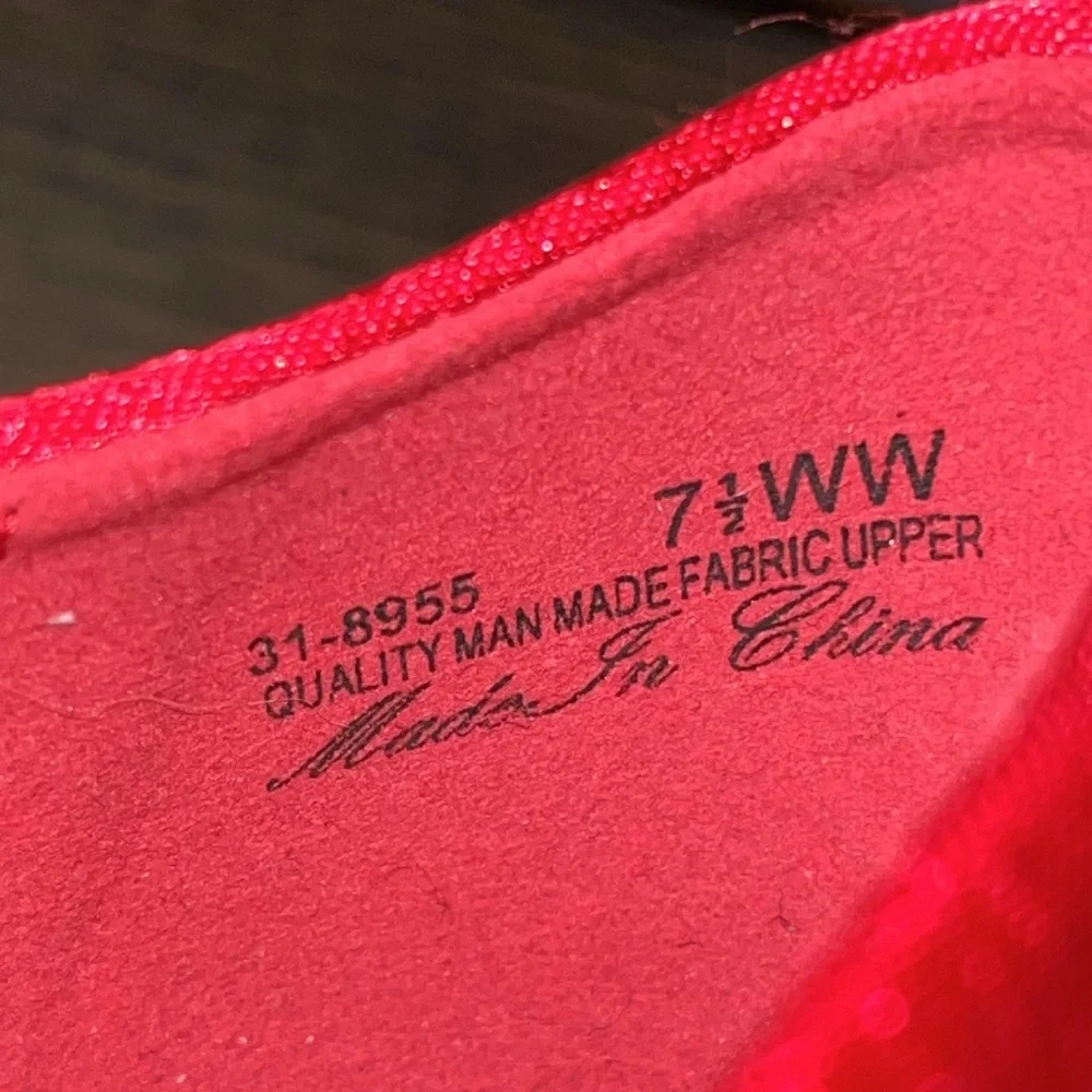 Easy Street Jasper Super Flex Espadrille Red Silky Wedge Sandal NWT Woman 7.5WW
